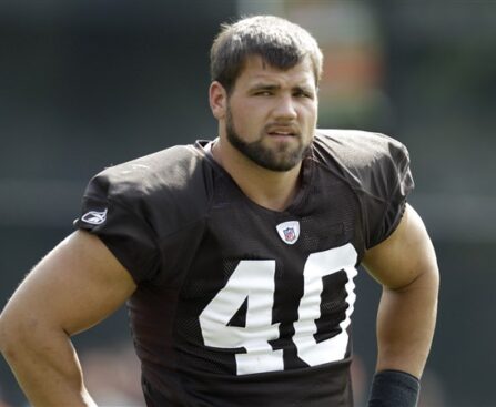 peyton hillis net worth